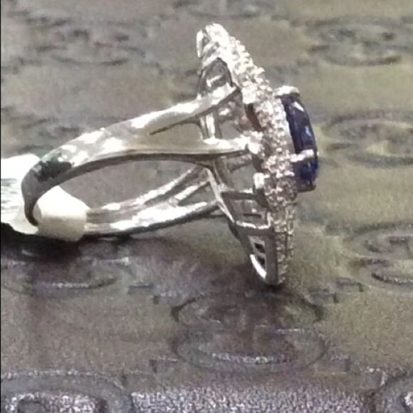 5.57CTW  Tanzanite and White Diamond. ring sz 8 - Picture 7 of 7